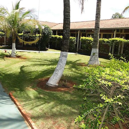 Hotel Pousada Vale Do Sol Em Pompéia Eksteriør billede